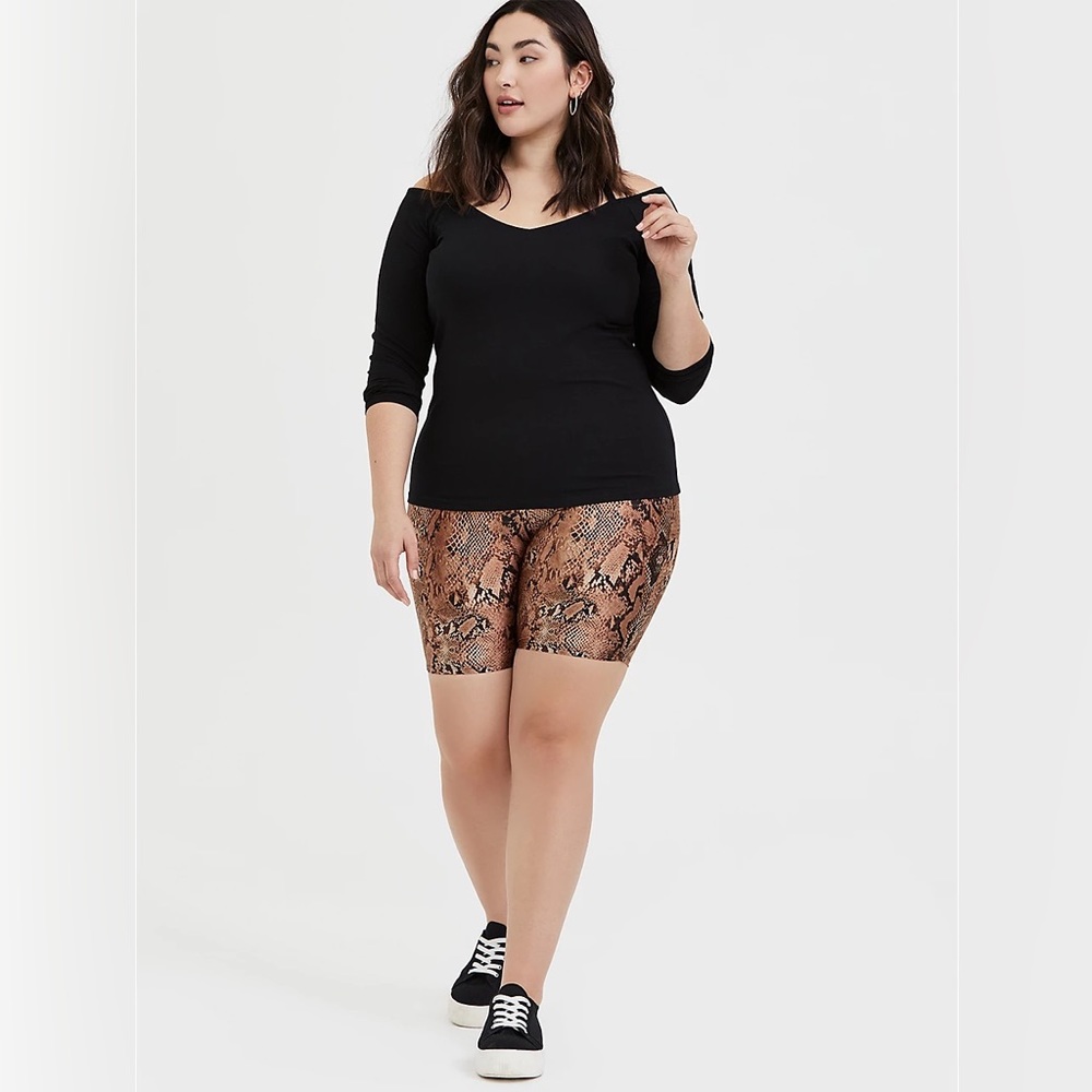NWT! Torrid 3 SIGNATURE WAIST LIQUID SNAKE SKIN PRINT BIKE SHORT
